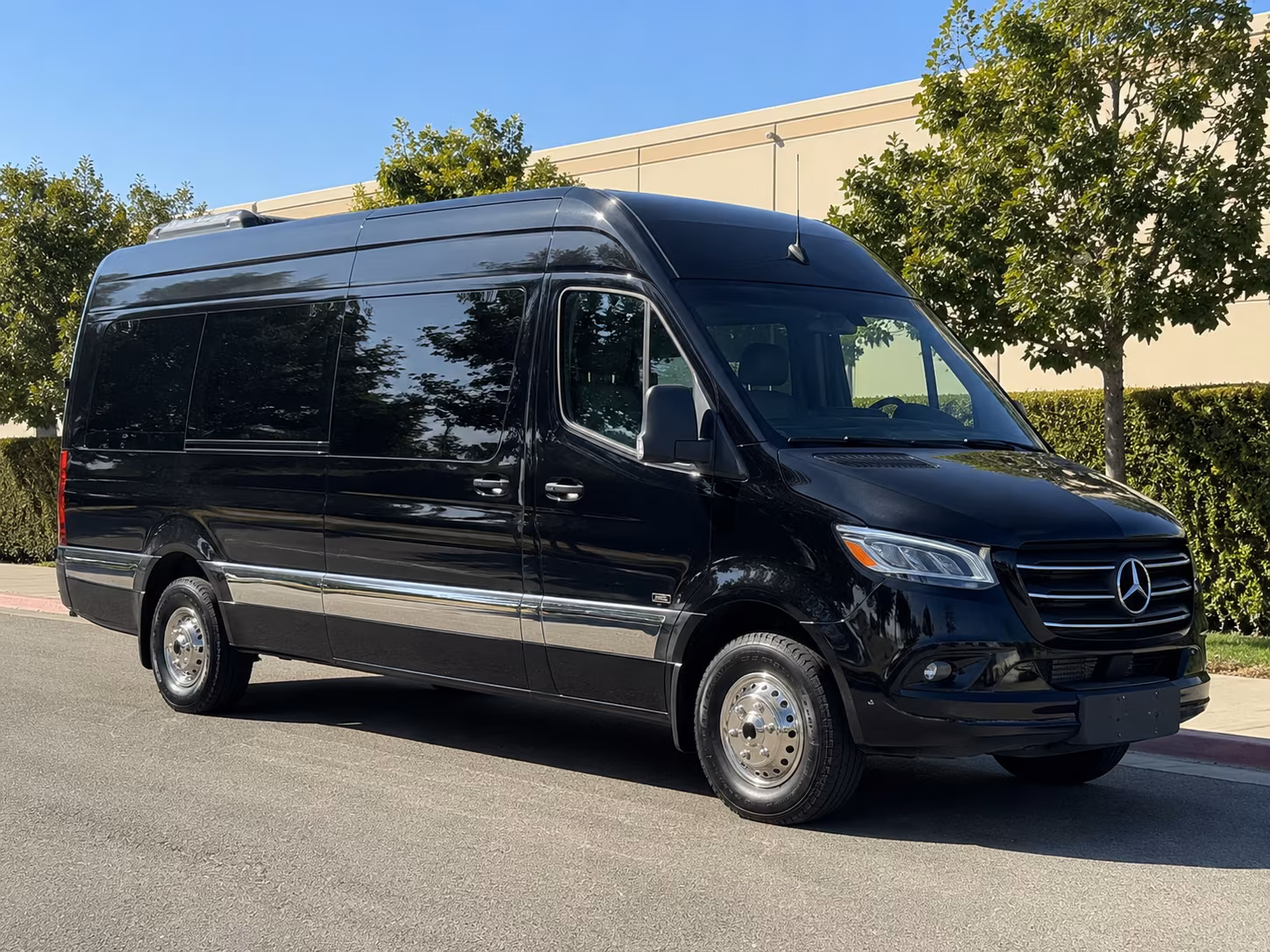 costa mesa private shuttles for costa mesa wedding guests