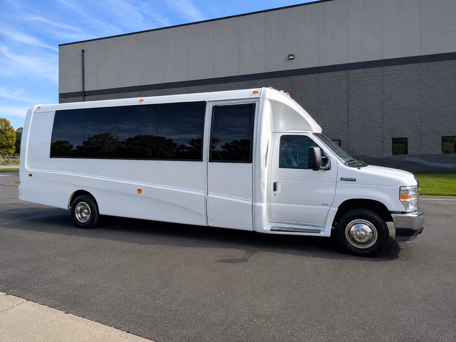 it s easy to organize a group bus to petco park or snapdragon stadium