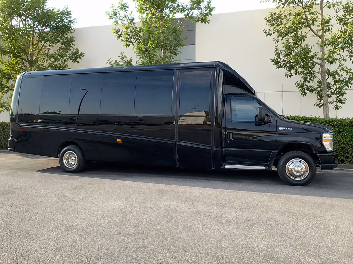 missionviejocharterbuscompany com can help you find the right prom bus for the ritz carlton laguna niguel