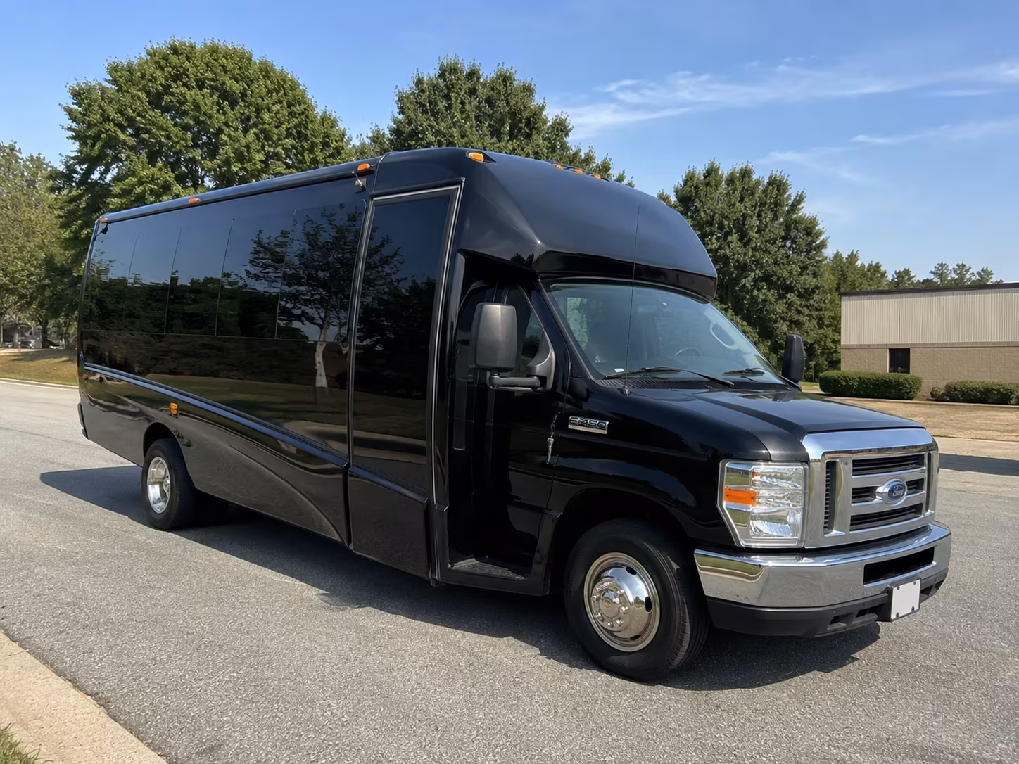 santa ana private shuttles for wedding pickups and drop offs in santa ana
